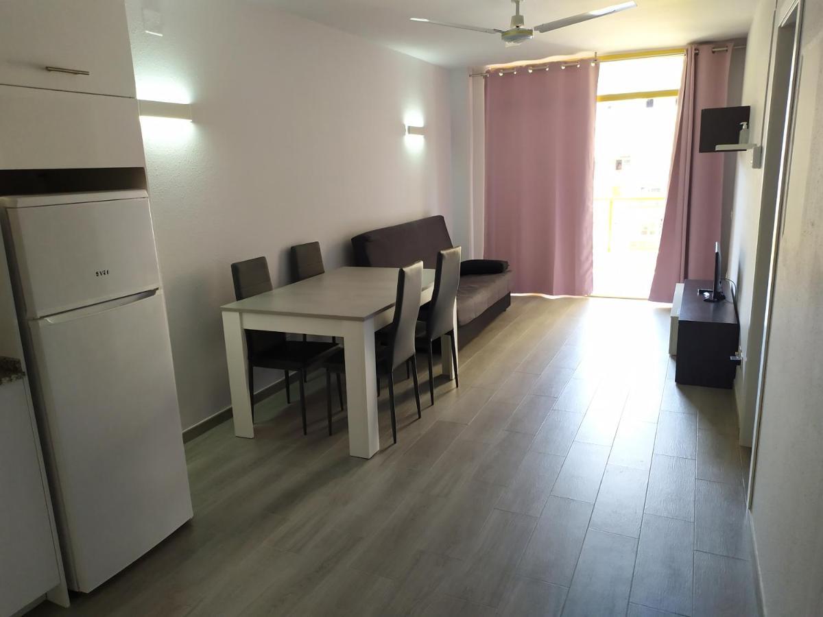 Apartamento Салоу Екстер'єр фото